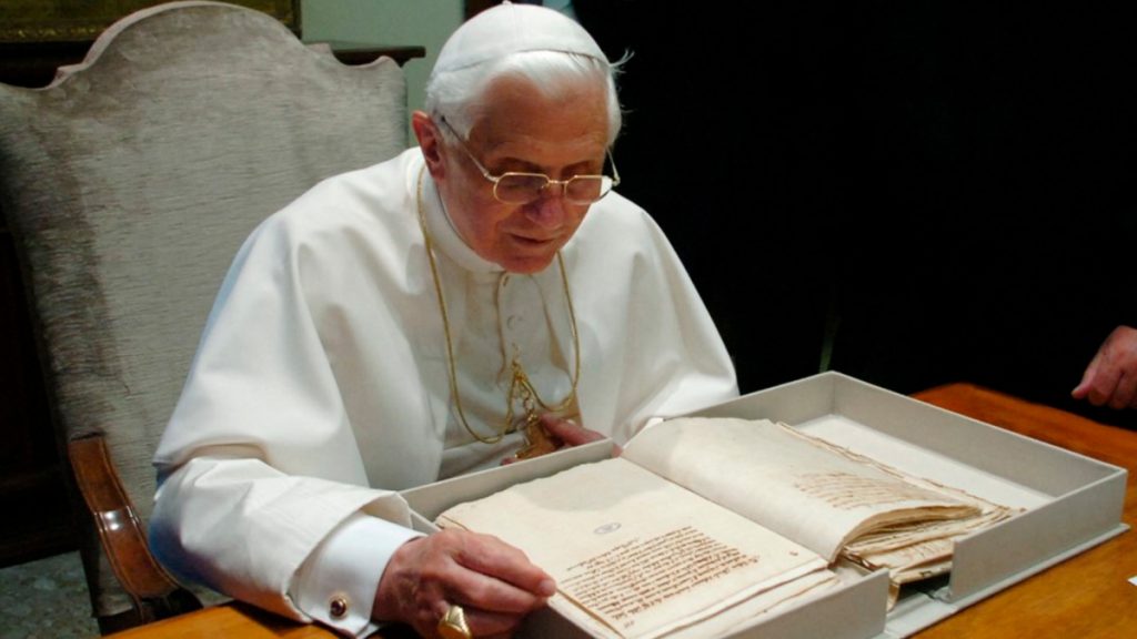 Muere Benedicto XVI 