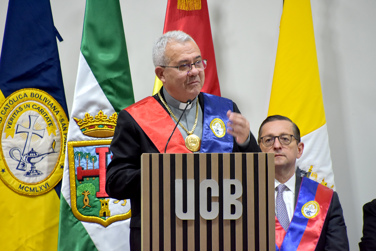 IMPOSICIÓN DE LA MEDALLA SAN PABLO A MONS. SERGIO GUALBERTI, ARZOBISPO EMÉRITO DE SANTA CRUZ DE LA SIERRA. 26-6-2024